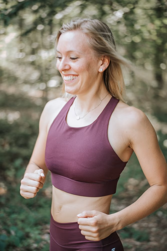 Eine Frau beim Personal Workout