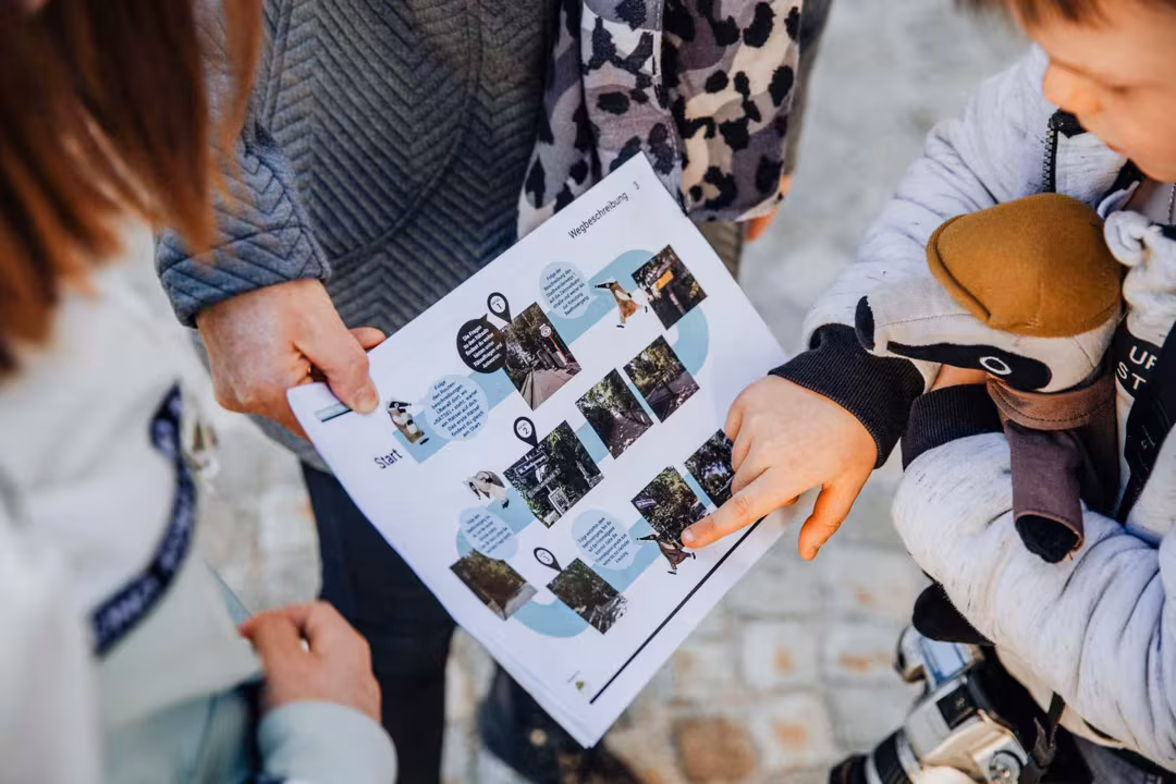 Nahaufnahme der ausgedruckten Schatzkarte des Detektiv-Trail Grömitz.