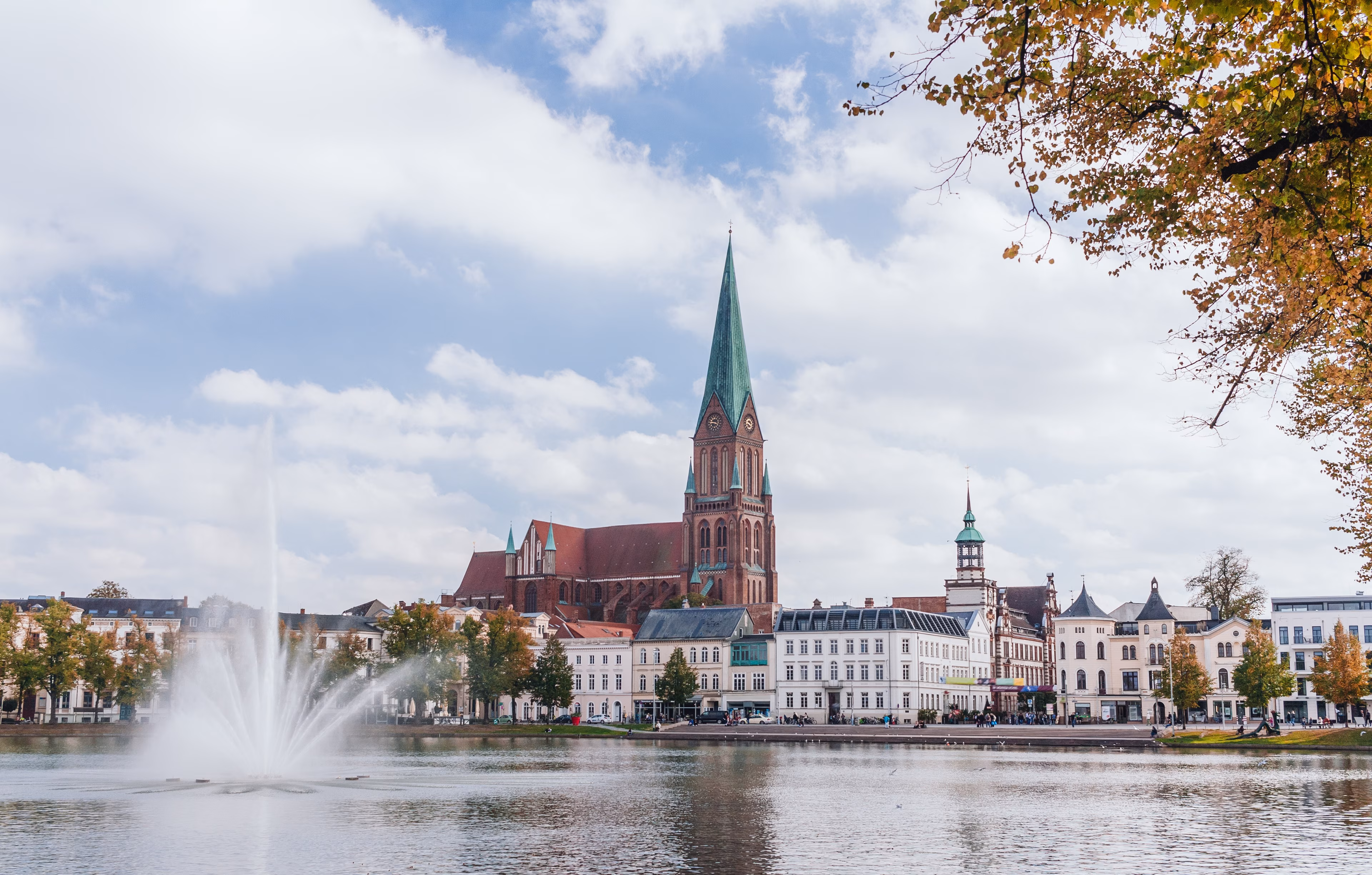 Krimi-Trail Schwerin: Interaktive Tour durch die Stadt