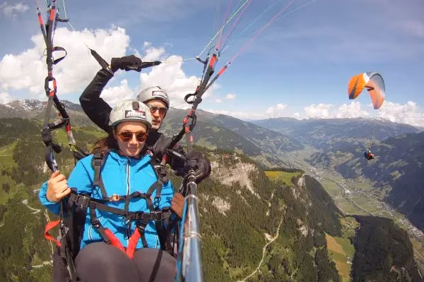 Paragliding: Tandem-Gleitschirmflug in Fügen