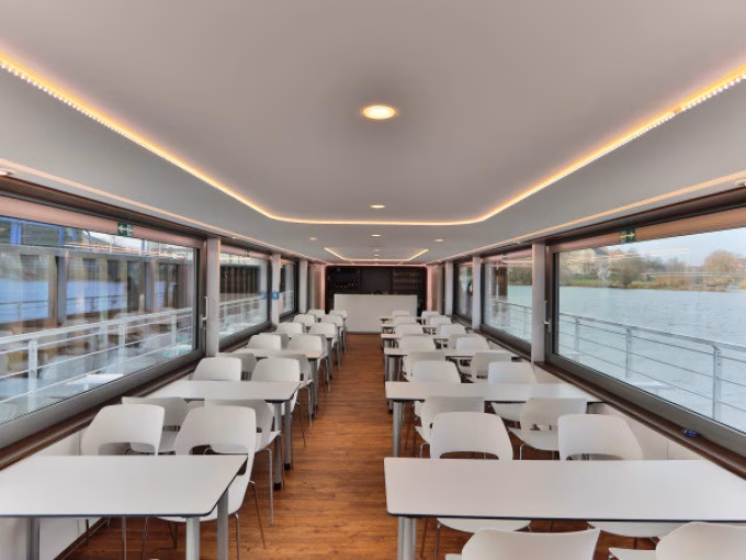 Schiffsrundfahrt mit dem Solarschiff  | Ostwärts eine Kombination aus Natur und Geschichte | Abfahrt Hafen Solarwaterworld 