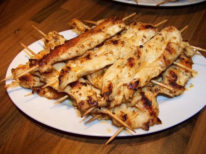 TAPAS, Spaniens kleine Häppchen: Von Pintxos zu Pintxos