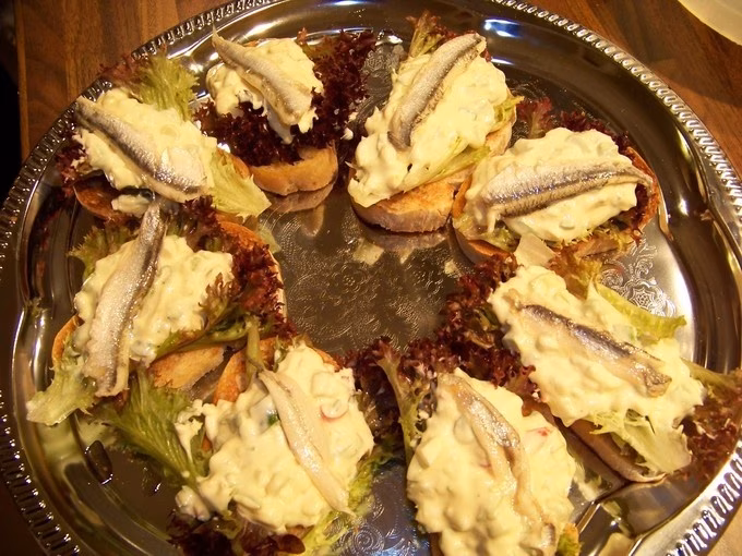 TAPAS, Spaniens kleine Häppchen: Von Pintxos zu Pintxos