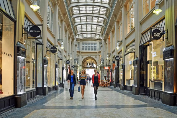 Erfahren Sie, warum der Kofferfabrikant Anton Mädler das Messehaus gebaut hat und wie das Drama "Faust" mit dem Auerbachs Keller zu tun hat.