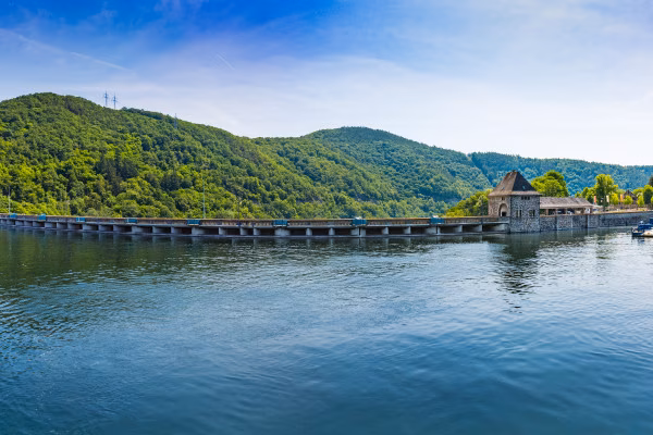 Edertalsperre vom Wasser aus
