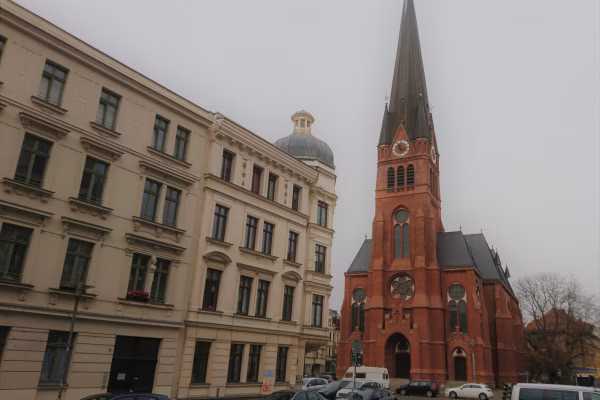 Die Nathanaelkirche ist das Wahrzeichen von Lindenau.