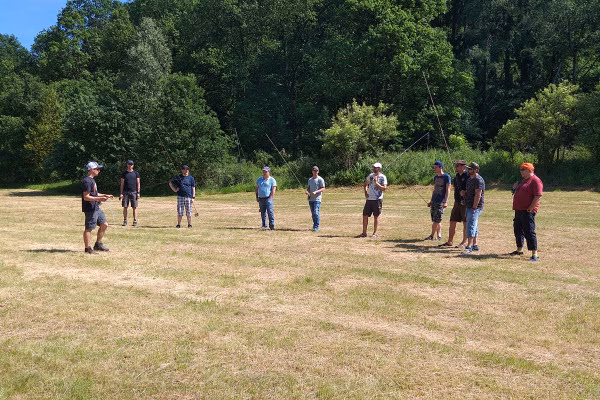 Lerne alle wichtigen Grundlagen des Fliegenfischens!