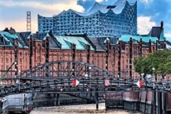Das UNESCO-Welterbe Speicherstadt mit Elbphilharmonie, Schauplatz der meisten Pfefferkörner-Folgen