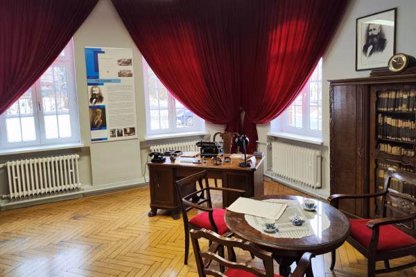 Blick in das Direktorenzimmer.