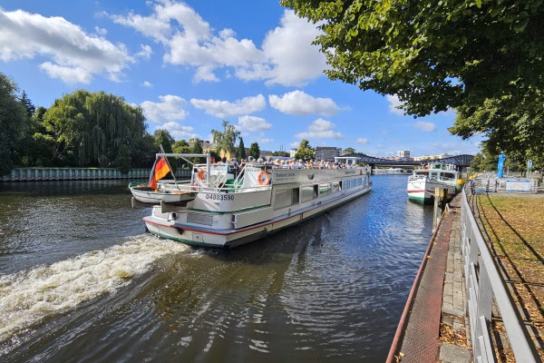 MS Wappen von Spandau am Lindenufer