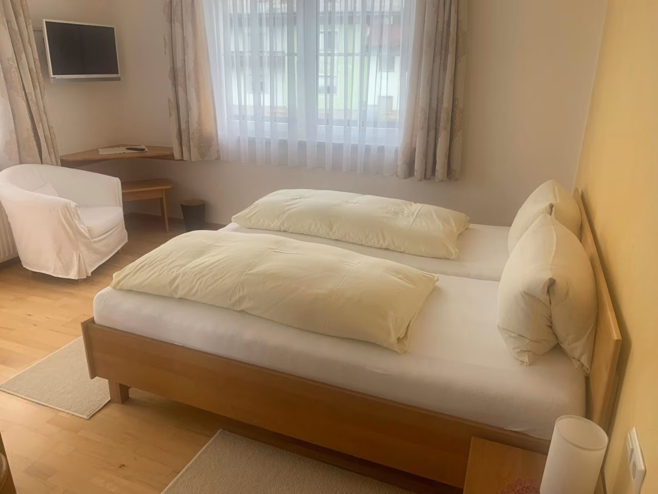 Doppelzimmer mit Balkon
