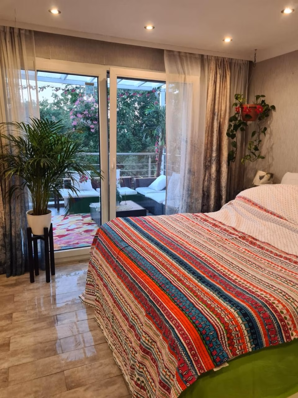 Doppelzimmer mit Gartenblick
