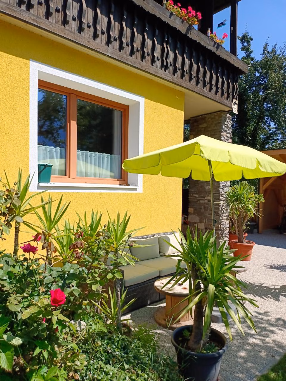 Apartment mit Balkon