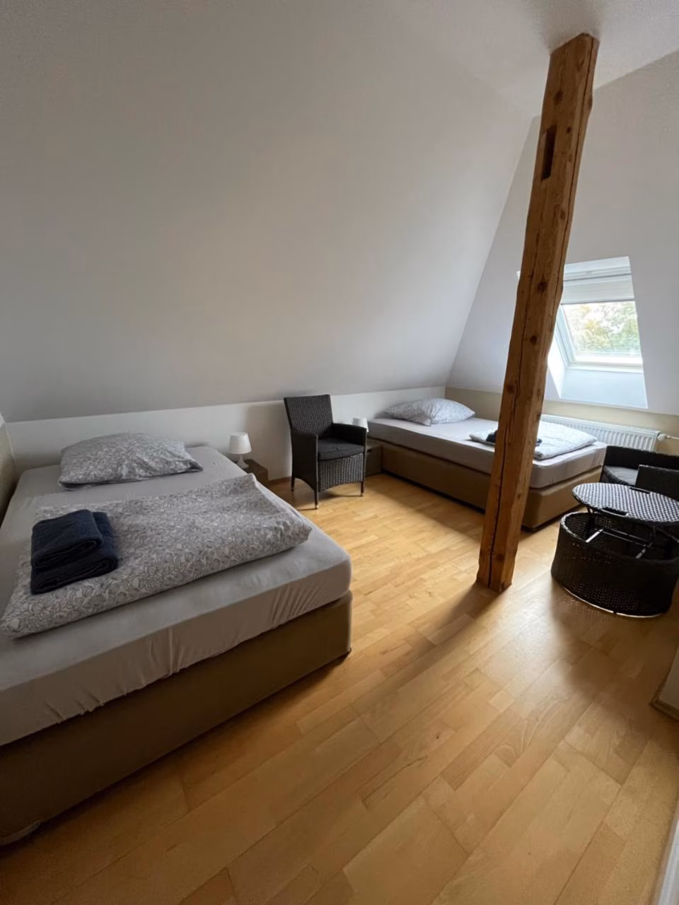 Großes Zweibettzimmer