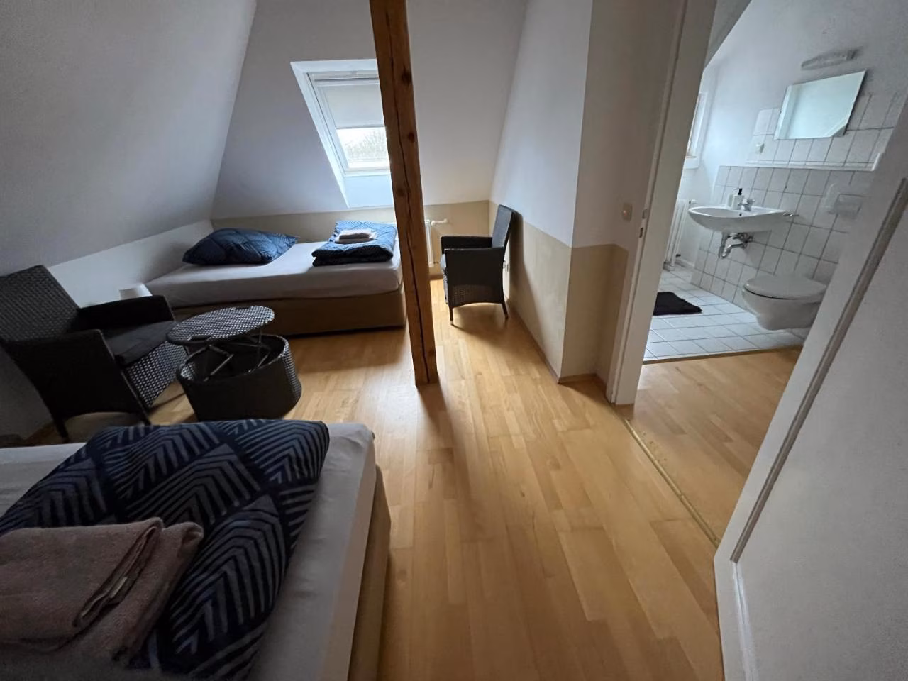 Großes Zweibettzimmer