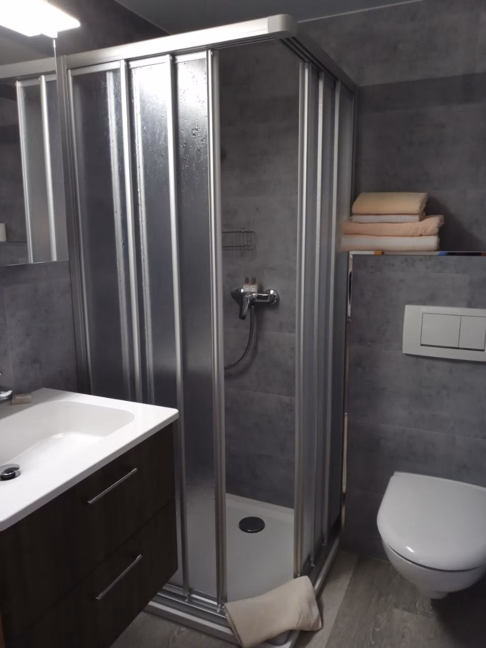 Doppel-/Zweibettzimmer mit eigenem Bad
