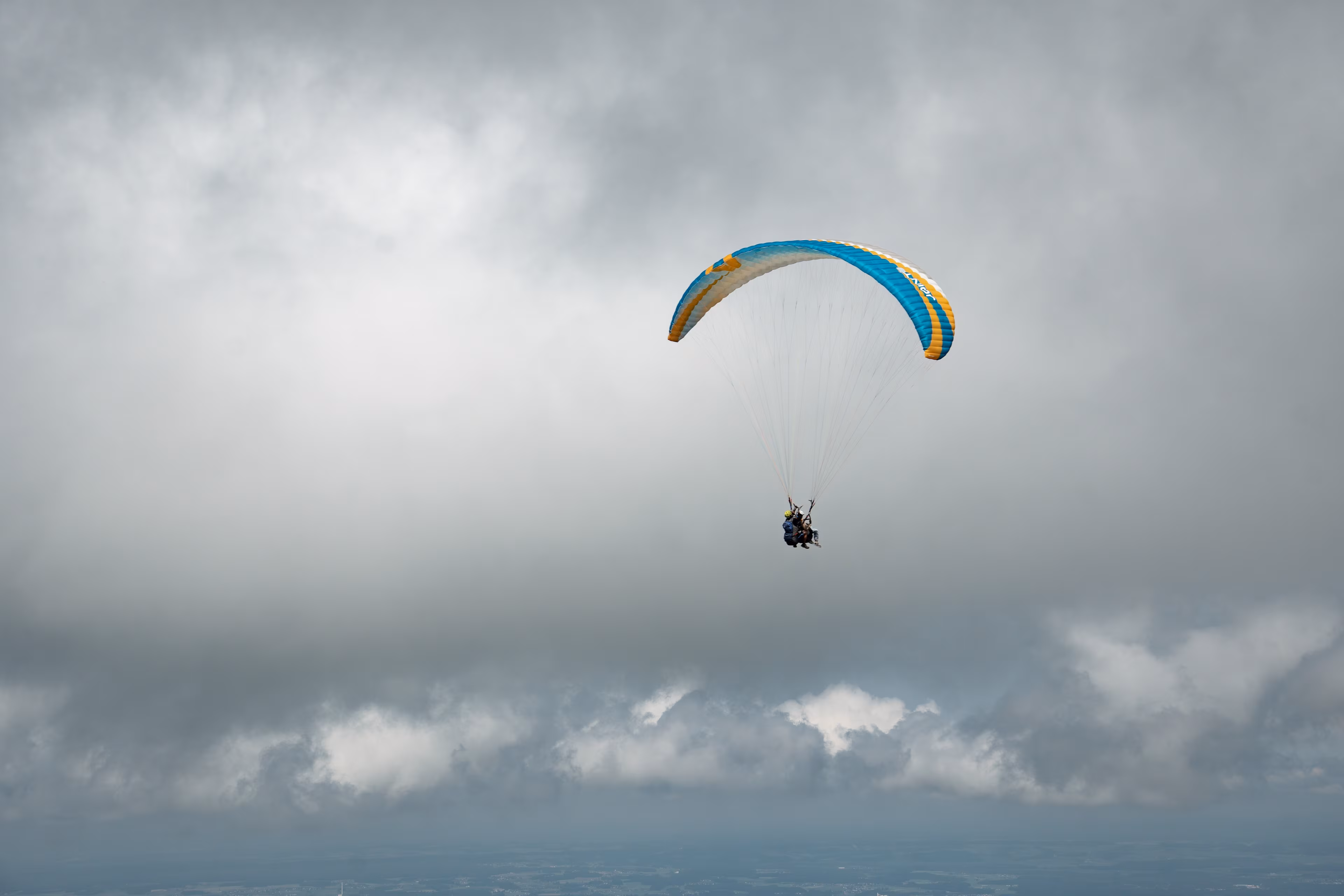 Tandem-Gleitschirmfliegen am Chiemsee