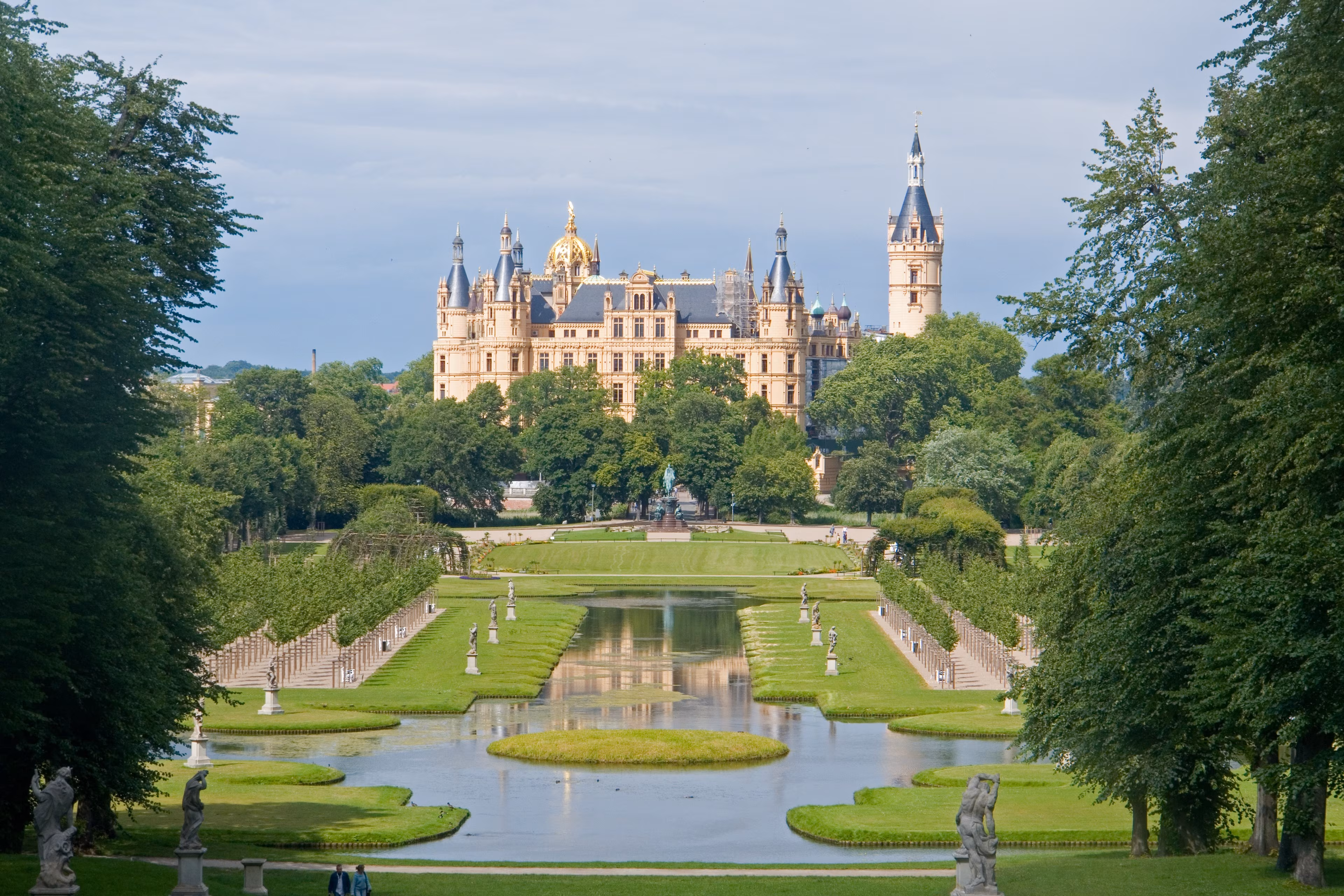 Krimi-Trail Schwerin: Interaktive Tour durch die Stadt