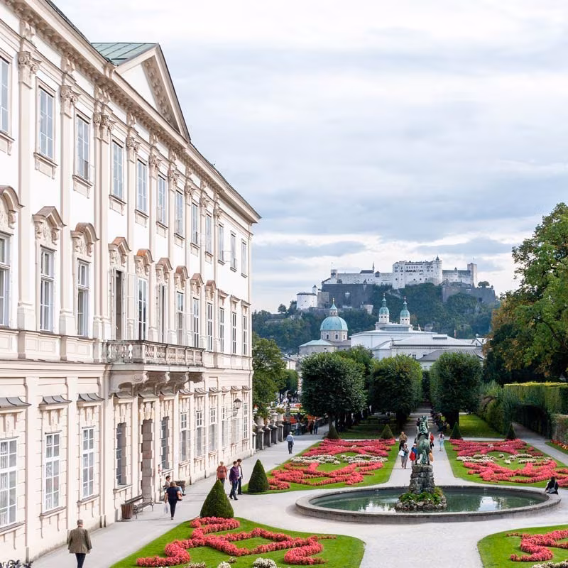 Schloss Mirabell und Festung Hohensalzburg in Salzburg, wo der Krimi-Trail spielt