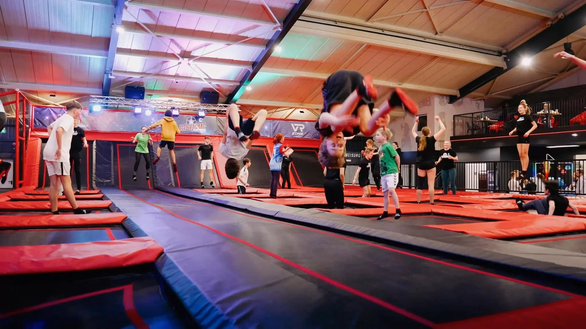 90 Minuten auspowern im EasyJump Trampolinpark