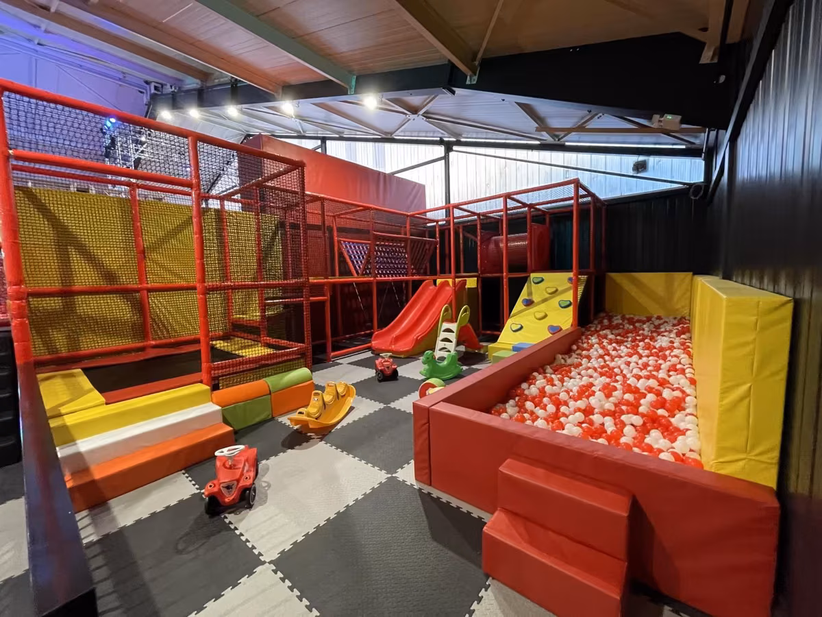 90 Minuten auspowern im EasyJump Trampolinpark