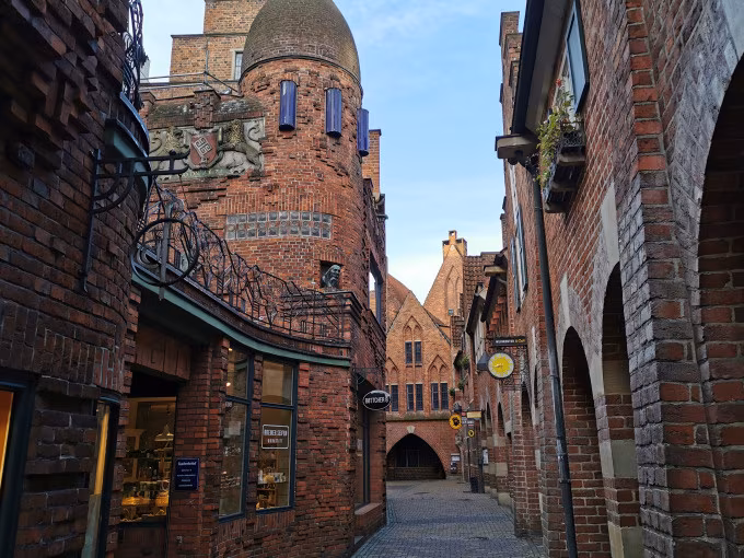 Bremens heimliche Hauptstraße - die Böttcherstraße (für Grupen)