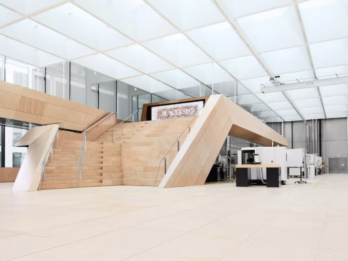 VIP-Experience: Exklusive Swarovski Manufaktur‑Tour & Swarovski Kristallwelten (6 Stunden, deutschsprachige Führung)