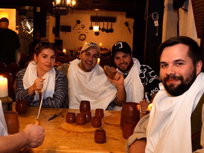 6 Gänge Ritteressen mit Live Musik - Dinner Show