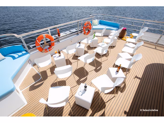 Berliner Highlight Tour mit Solarschiff | Abfahrt Märkisches Ufer 