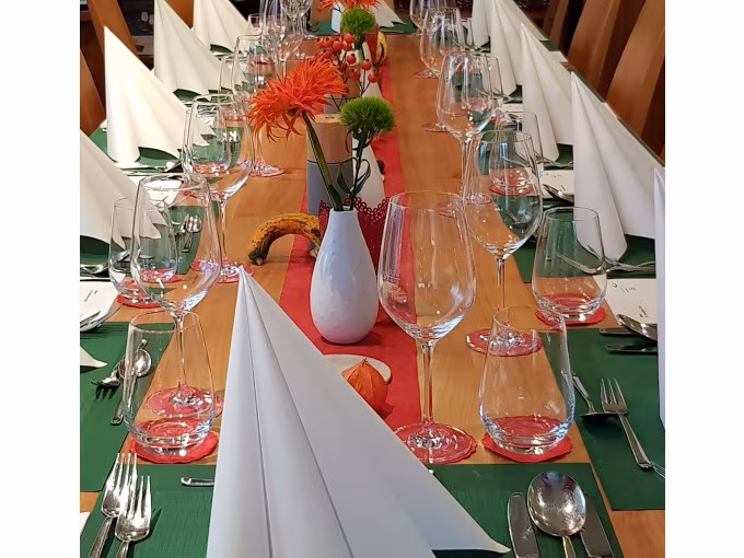 Wine & Dine - Bei Sonja am Tisch in der Kochschule Sonja Lenz in Stuttgart-Hedelfingen