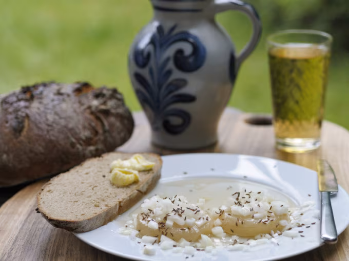 STADTFÜHRUNG PER FAHRRAD : RADTOUR DURCH FRANKFURT ZU APFELWEIN, ALTSTADT UND AKTIEN