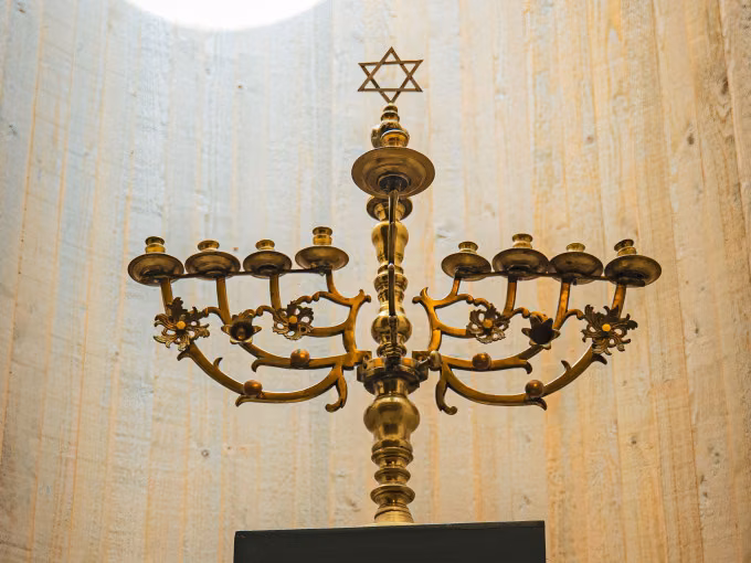 Zerstörung und Neubeginn: Jüdische Geschichte in der Brodyer Synagoge