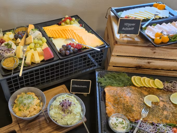 Osterbrunch | Eisstockschießen