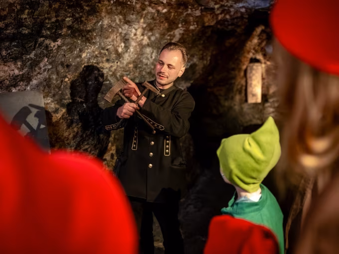 Familienführung im Schaubergwerk Feengrotten + optional Abenteuerwald Feenweltchen