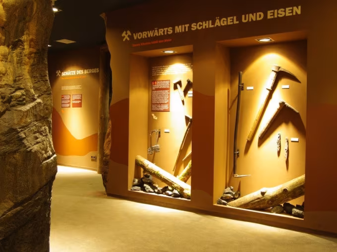 Familienführung im Schaubergwerk Feengrotten + optional Abenteuerwald Feenweltchen