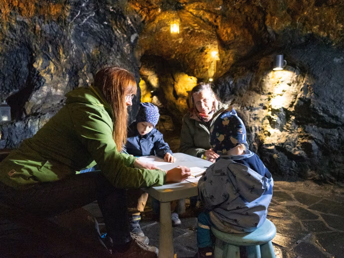 Kinderstunde im Saalfelder Naturheilstollen
