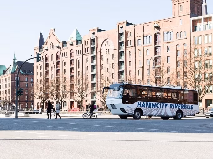 DIE STADTKREUZFAHRT 
