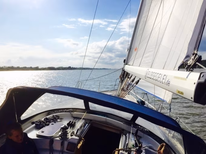 Segeltörn ''Richtung Nordsee'' - emissionslos, nachhaltig, authentisch! Ab/an WEDEL. 