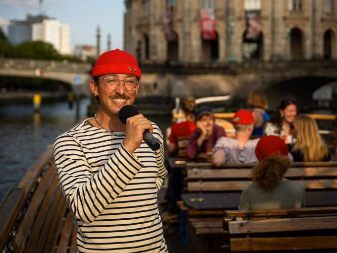 1-stündige Stadtrundfahrt durch Alt-Berlin (ab Anlegestelle Reederei Hadynski)