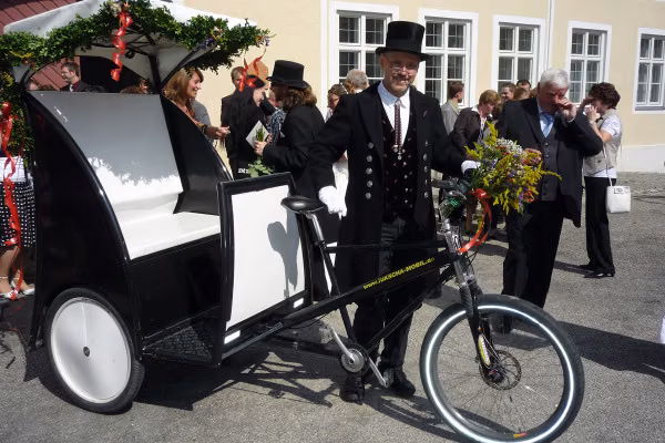 Hochzeits-Rikscha, Abholservice
