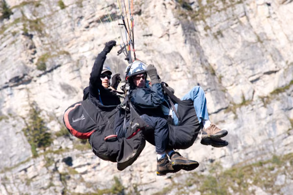 Paragliding: Tandem-Gleitschirmflug in Fügen
