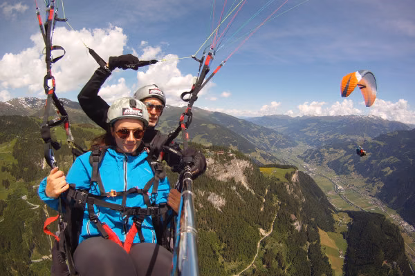 Paragliding: Tandem-Gleitschirmflug in Fügen