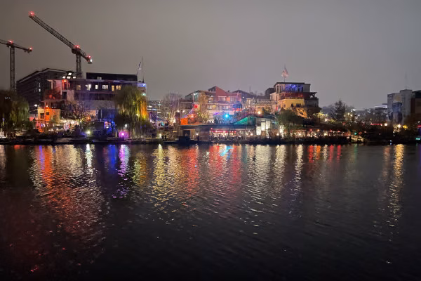 Katerschmaus und Holzmarkt bei Nacht