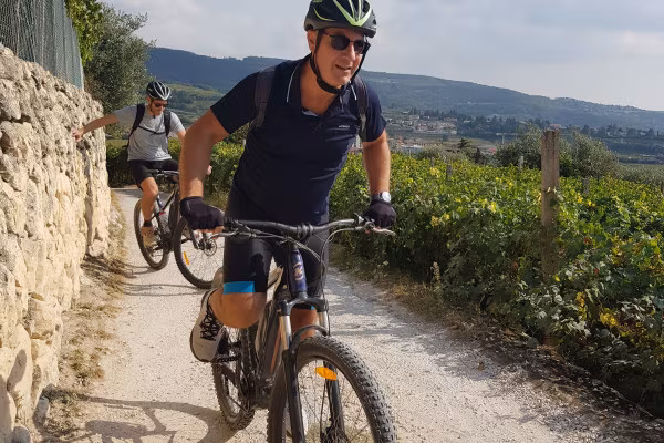 E-Bike- und Mountainbike-Touren