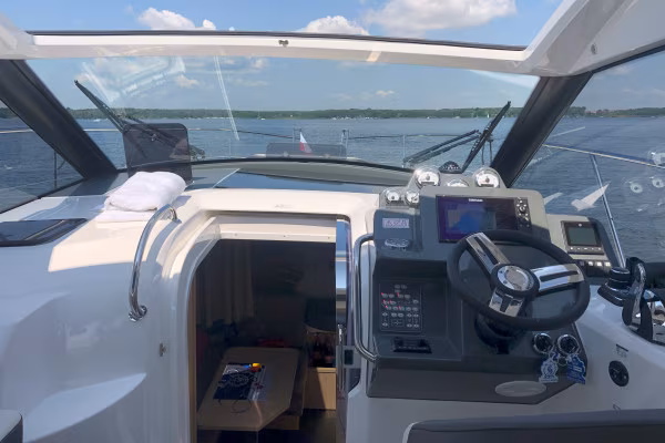 Fun Cruise Motoryacht mit Skipper 