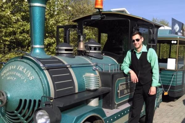 Stadtrundfahrt mit der Müritz Tschu Tschu Bahn in Waren