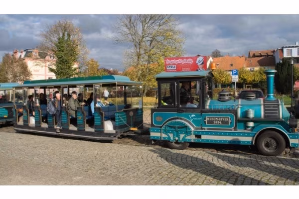 Stadtrundfahrt mit der Müritz Tschu Tschu Bahn in Waren