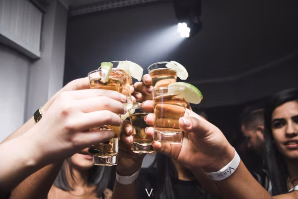 Geführte Kneipentour "PubCrawl Dresden" – 4 Locations, Shots & Club-Eintritt