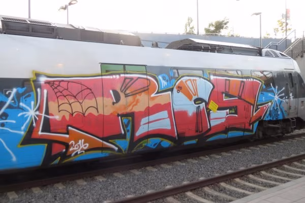Nicht immer legal - die StreetArt auf Zügen.