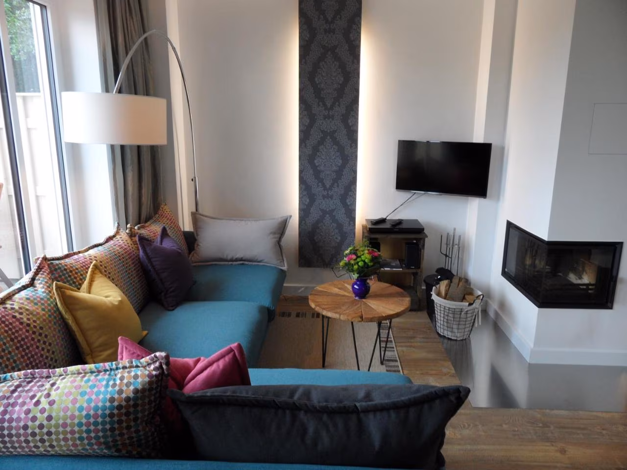 Three-Bedroom House with Terrace